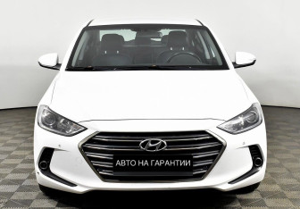 Подержанный автомобиль Hyundai Elantra Sedan 2016 года (2 фото)