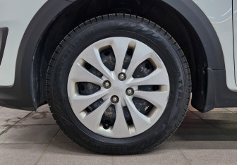 Подержанный автомобиль Kia Rio Hatchback 2018 года (12 фото)