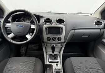 Подержанный автомобиль Ford Focus Hatchback 2011 года (12 фото)