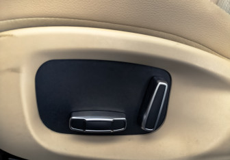 Подержанный автомобиль Jaguar XF Sedan 2019 года (30 фото)