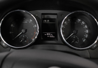 Подержанный автомобиль Skoda Yeti 2013 года (12 фото)