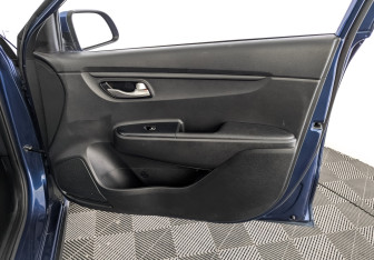 Подержанный автомобиль Kia Rio Hatchback 2021 года (24 фото)