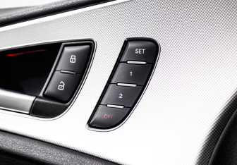 Подержанный автомобиль Audi A6 Sedan 2015 года (21 фото)