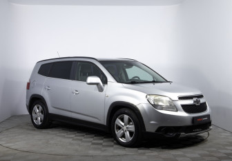 Подержанный автомобиль Chevrolet Orlando 2012 года (3 фото)