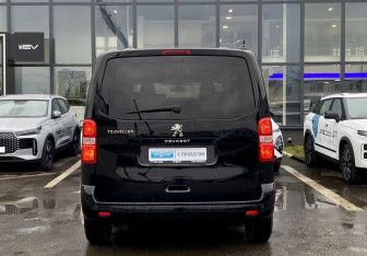 Подержанный автомобиль Peugeot Traveller 2020 года (6 фото)