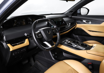 Подержанный автомобиль Changan UNI-K 2023 года (15 фото)