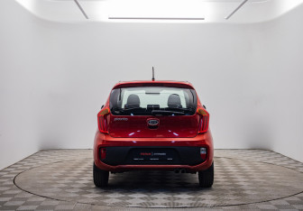 Подержанный автомобиль Kia Picanto 2011 года (6 фото)