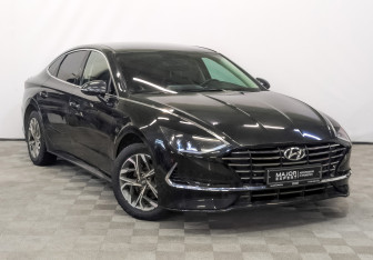 Подержанный автомобиль Hyundai Sonata 2022 года (3 фото)