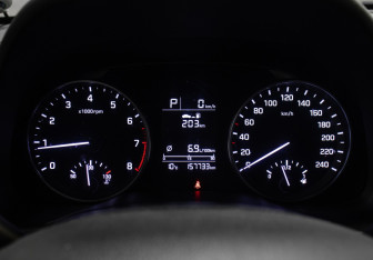 Подержанный автомобиль Hyundai Elantra Sedan 2018 года (13 фото)