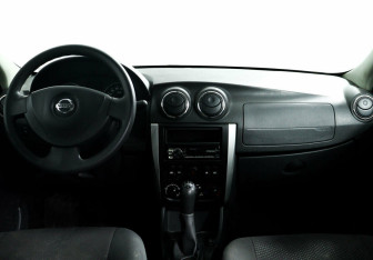 Подержанный автомобиль Nissan Almera Sedan 2014 года (6 фото)