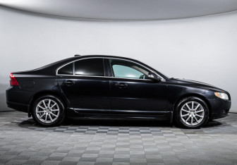 Подержанный автомобиль Volvo S80 2007 года (4 фото)