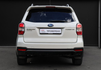 Подержанный автомобиль Subaru Forester Suv 2014 года (5 фото)