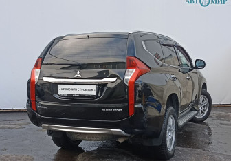 Подержанный автомобиль Mitsubishi Pajero Sport 2017 года (5 фото)