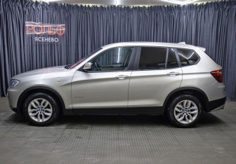 Подержанный автомобиль BMW X3 2012 года (8 фото)