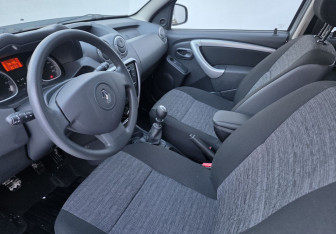 Подержанный автомобиль Renault Duster 2012 года (9 фото)