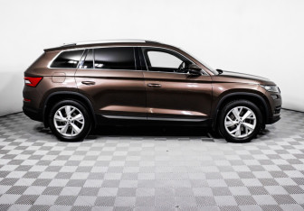 Подержанный автомобиль Skoda Kodiaq 2020 года (4 фото)