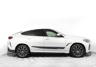 Подержанный автомобиль BMW X6 2020 года (4 фото)
