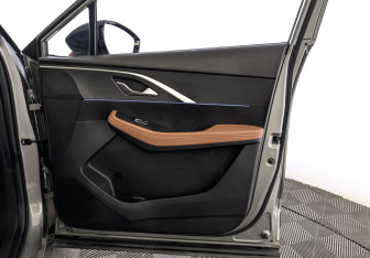 Подержанный автомобиль Omoda C5 2023 года (25 фото)