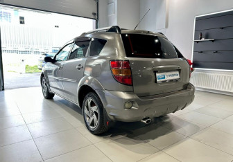 Подержанный автомобиль Pontiac Vibe 2003 года (6 фото)