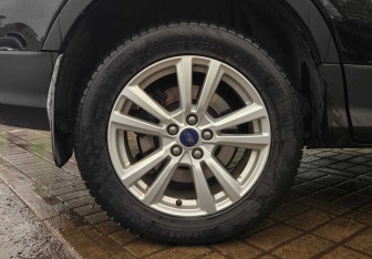 Подержанный автомобиль Ford Kuga 2019 года (14 фото)