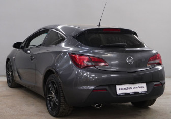 Подержанный автомобиль Opel Astra Hatchback 2012 года (5 фото)