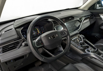 Подержанный автомобиль Geely Atlas Pro 2023 года (13 фото)