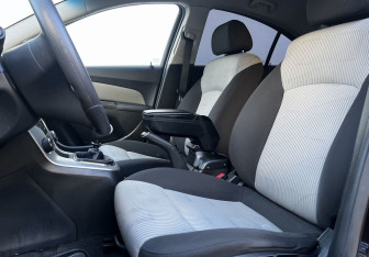Подержанный автомобиль Chevrolet Cruze Sedan 2014 года (10 фото)