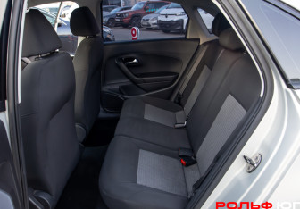 Подержанный автомобиль Volkswagen Polo Sedan 2011 года (8 фото)