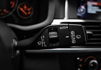 Подержанный автомобиль BMW X3 2014 года (15 фото)