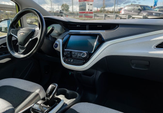 Подержанный автомобиль Chevrolet Bolt 2018 года (9 фото)