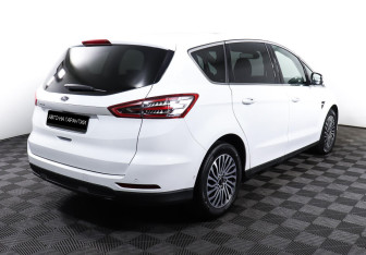Подержанный автомобиль Ford S-MAX 2018 года (5 фото)