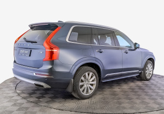 Подержанный автомобиль Volvo XC90 2018 года (5 фото)