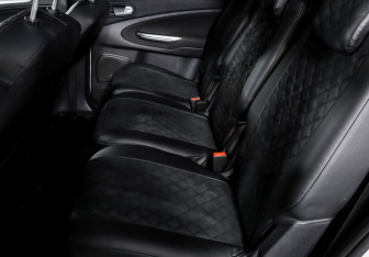 Подержанный автомобиль Ford S-MAX 2011 года (10 фото)