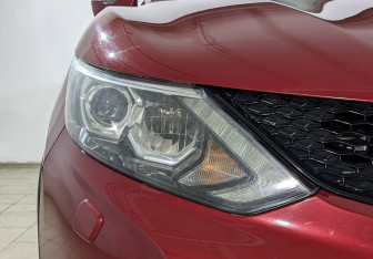 Подержанный автомобиль Nissan Qashqai 2014 года (11 фото)