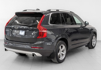Подержанный автомобиль Volvo XC90 2018 года (5 фото)