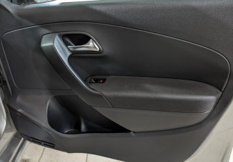 Подержанный автомобиль Volkswagen Polo Sedan 2018 года (25 фото)