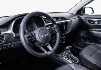 Подержанный автомобиль Kia Rio Sedan 2022 года (9 фото)