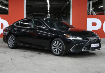 Подержанный автомобиль Lexus ES 2019 года (3 фото)