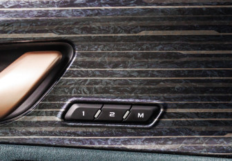 Подержанный автомобиль Geely Monjaro 2023 года (15 фото)