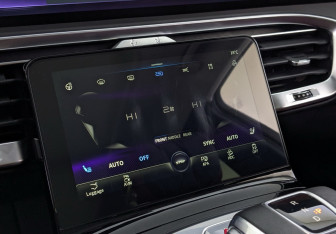 Подержанный автомобиль Hongqi E-HS9 2021 года (20 фото)