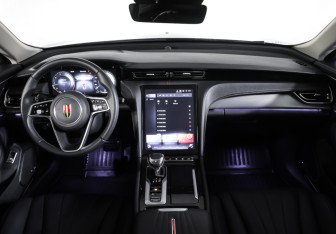 Подержанный автомобиль Hongqi H5 2024 года (13 фото)