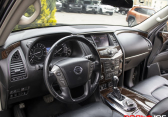 Подержанный автомобиль Nissan Patrol 2013 года (28 фото)