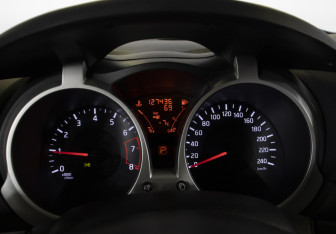 Подержанный автомобиль Nissan Juke 2012 года (11 фото)