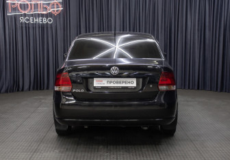 Подержанный автомобиль Volkswagen Polo Sedan 2012 года (6 фото)