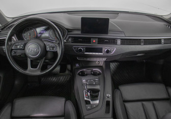Подержанный автомобиль Audi A4 Sedan 2016 года (13 фото)