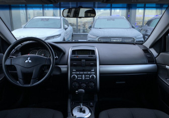 Подержанный автомобиль Mitsubishi Galant Sedan 2007 года (11 фото)
