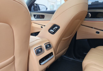 Подержанный автомобиль Jaecoo J8 2024 года (15 фото)