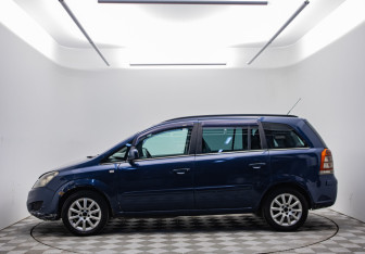 Подержанный автомобиль Opel Zafira Compactvan 2011 года (8 фото)