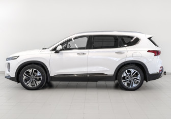 Подержанный автомобиль Hyundai Santa Fe 2019 года (8 фото)
