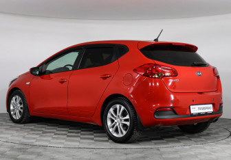 Подержанный автомобиль Kia Ceed Hatchback 2013 года (6 фото)